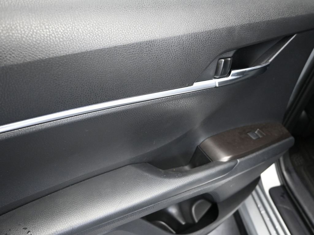 Used 2024 Toyota Camry SE image 15