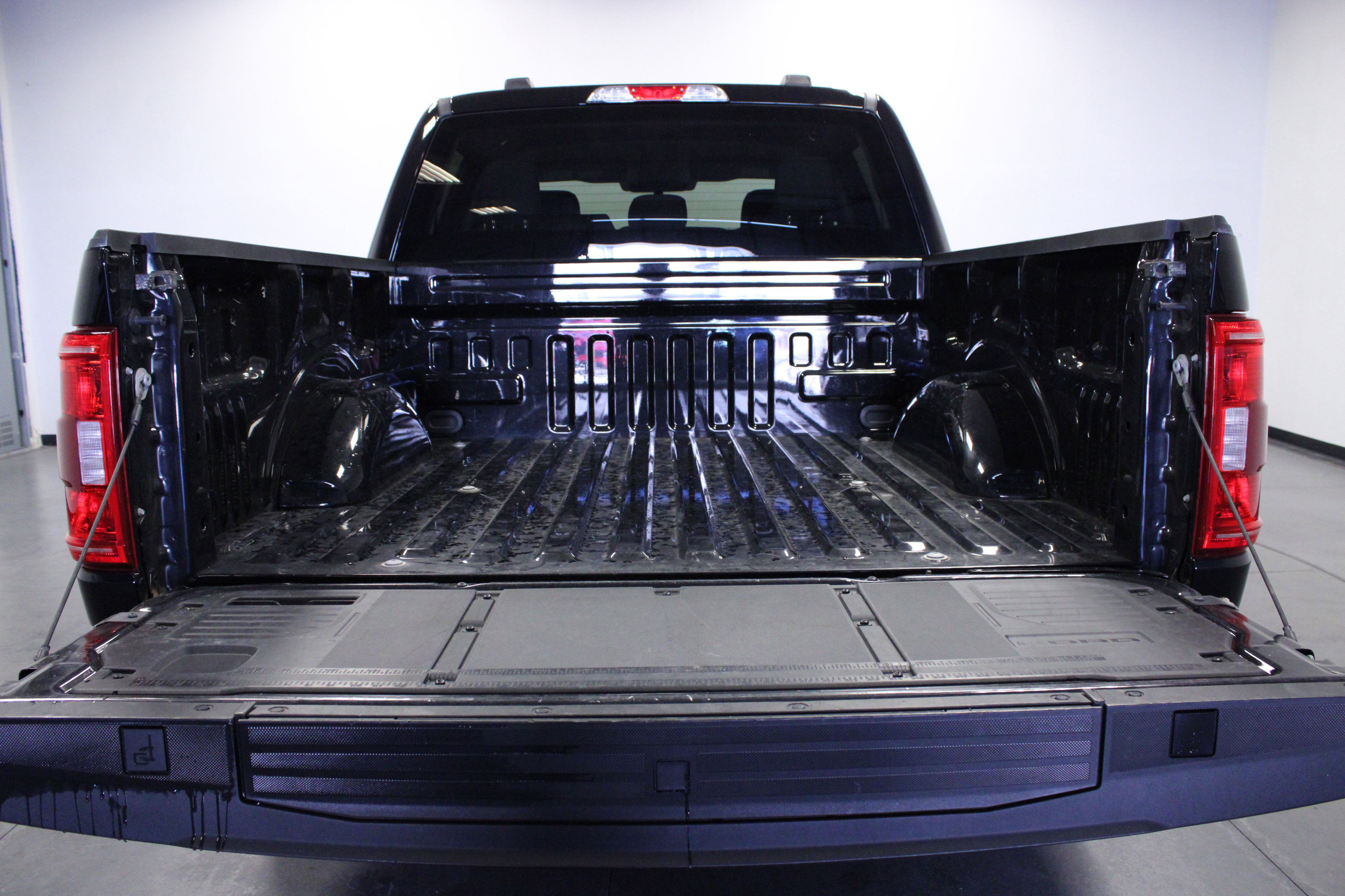 Used 2022 Ford F150 XLT w/ XTR Package image 14