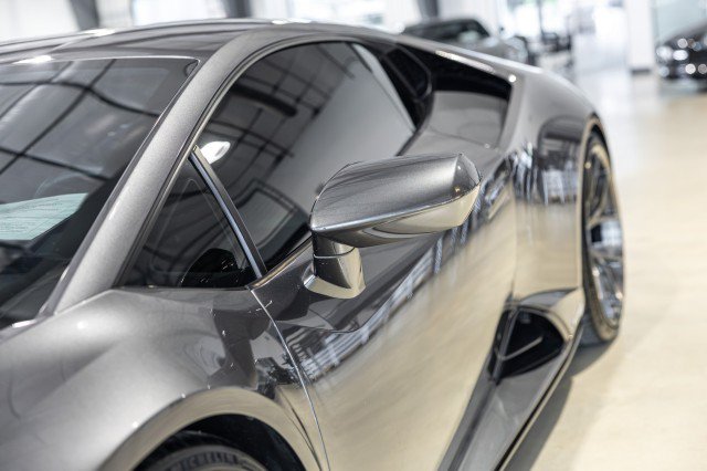 Used 2021 Lamborghini Huracan EVO RWD image 12