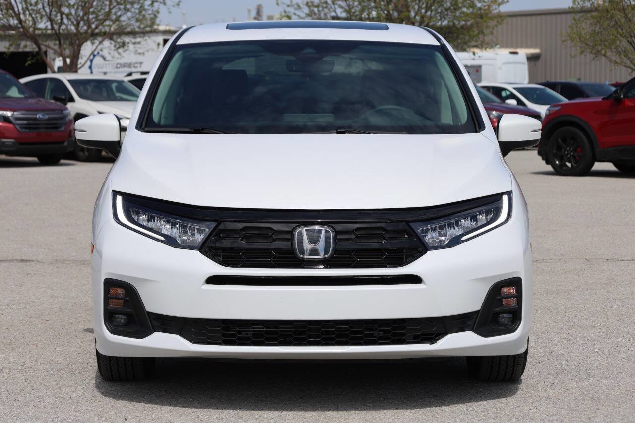 Used 2026 Honda Odyssey Touring image 2