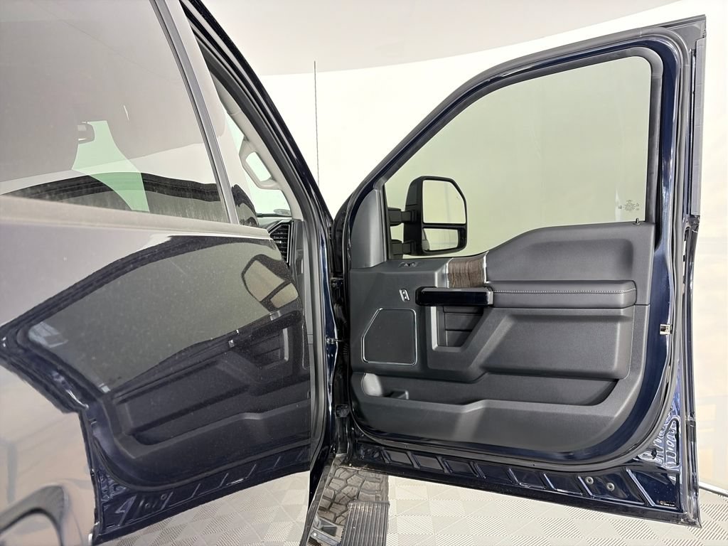 Used 2021 Ford F250 Lariat w/ Lariat Ultimate Package AWD/4WD image 32