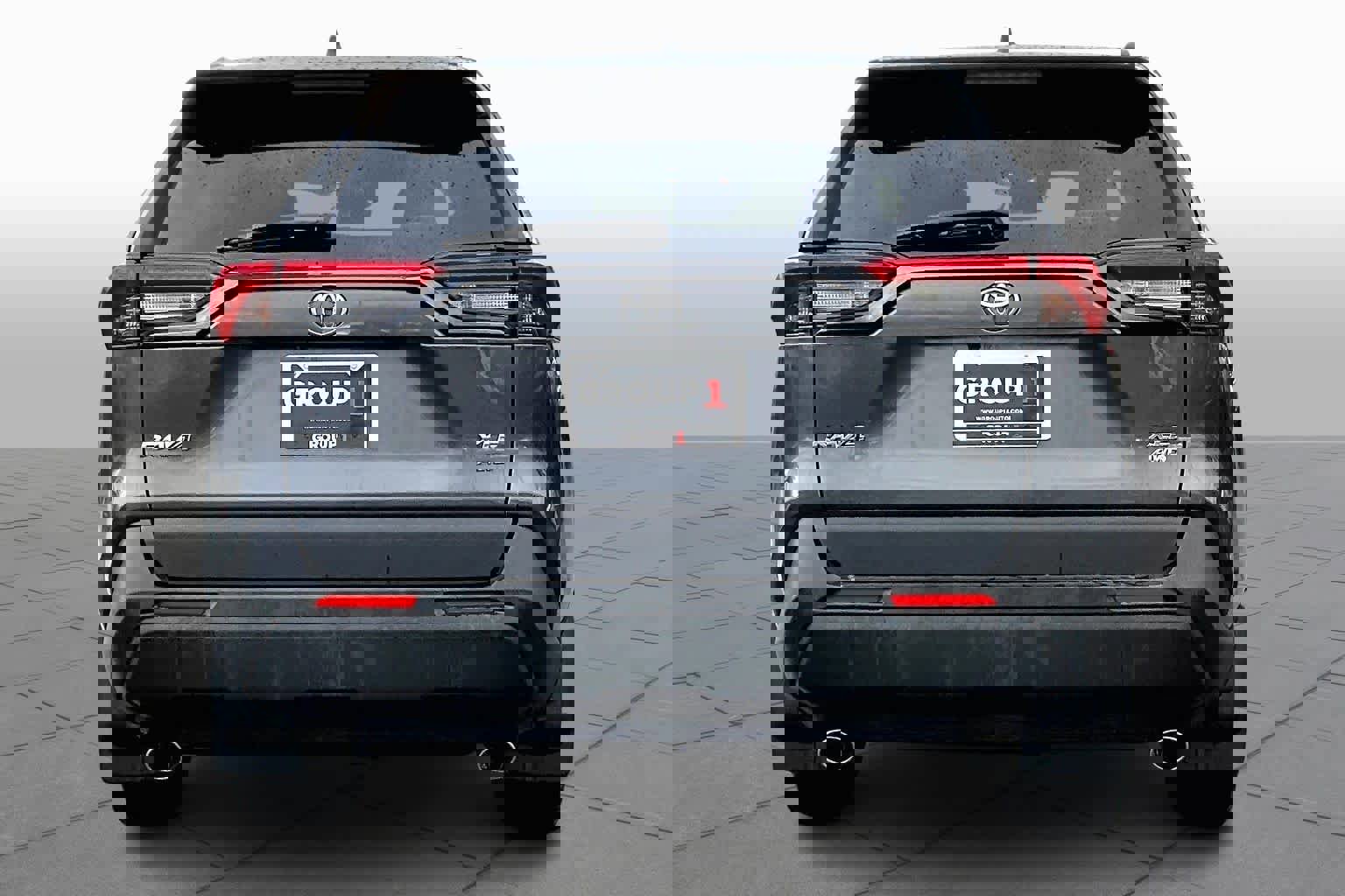 Used 2020 Toyota RAV4 XLE w/ Convenience Package image 4