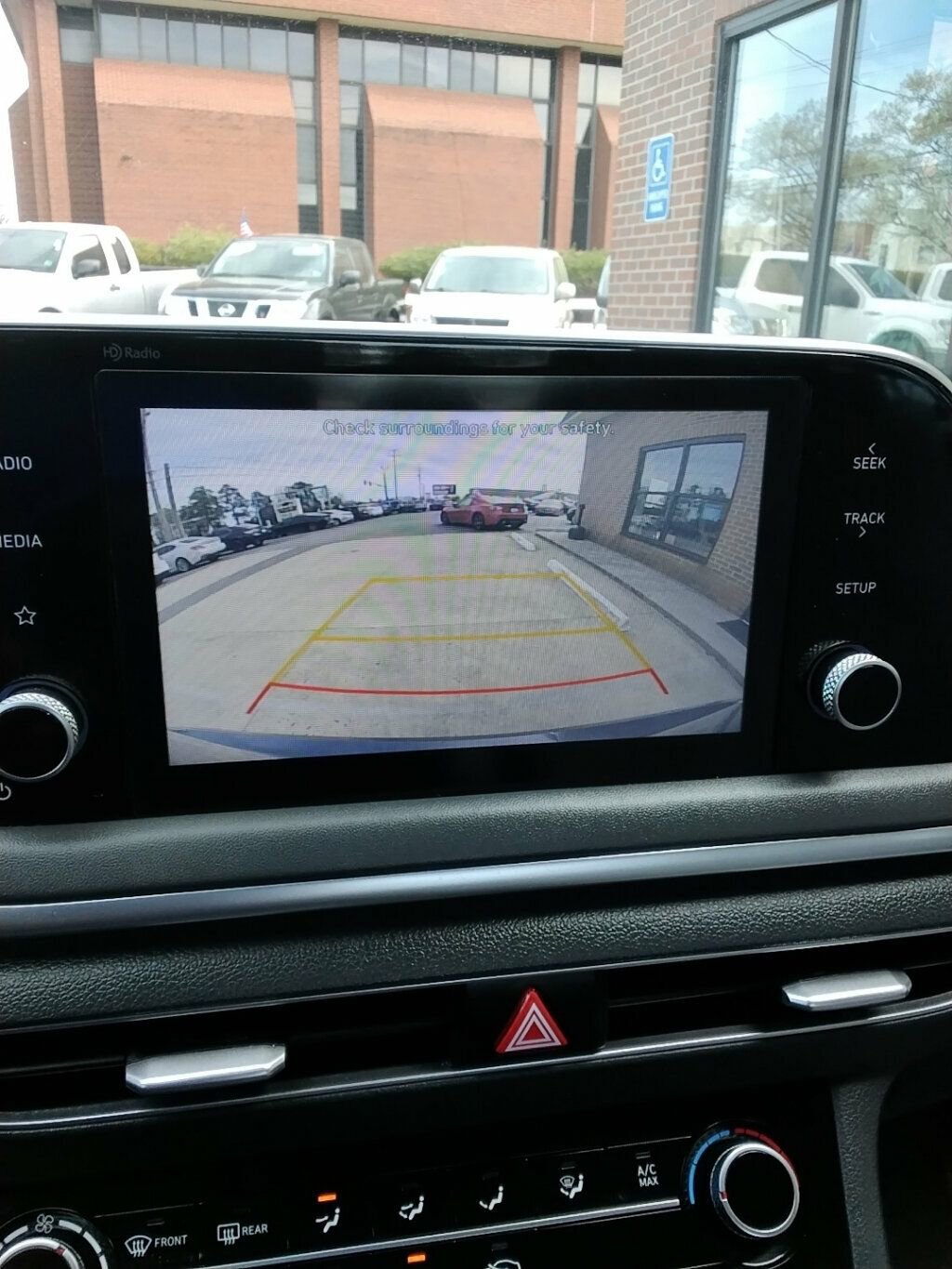 Used 2021 Hyundai Sonata SE w/ Preferred Accessory Package image 18