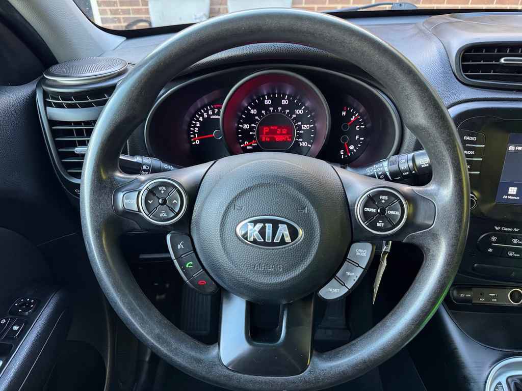 Used 2018 Kia Soul + image 14
