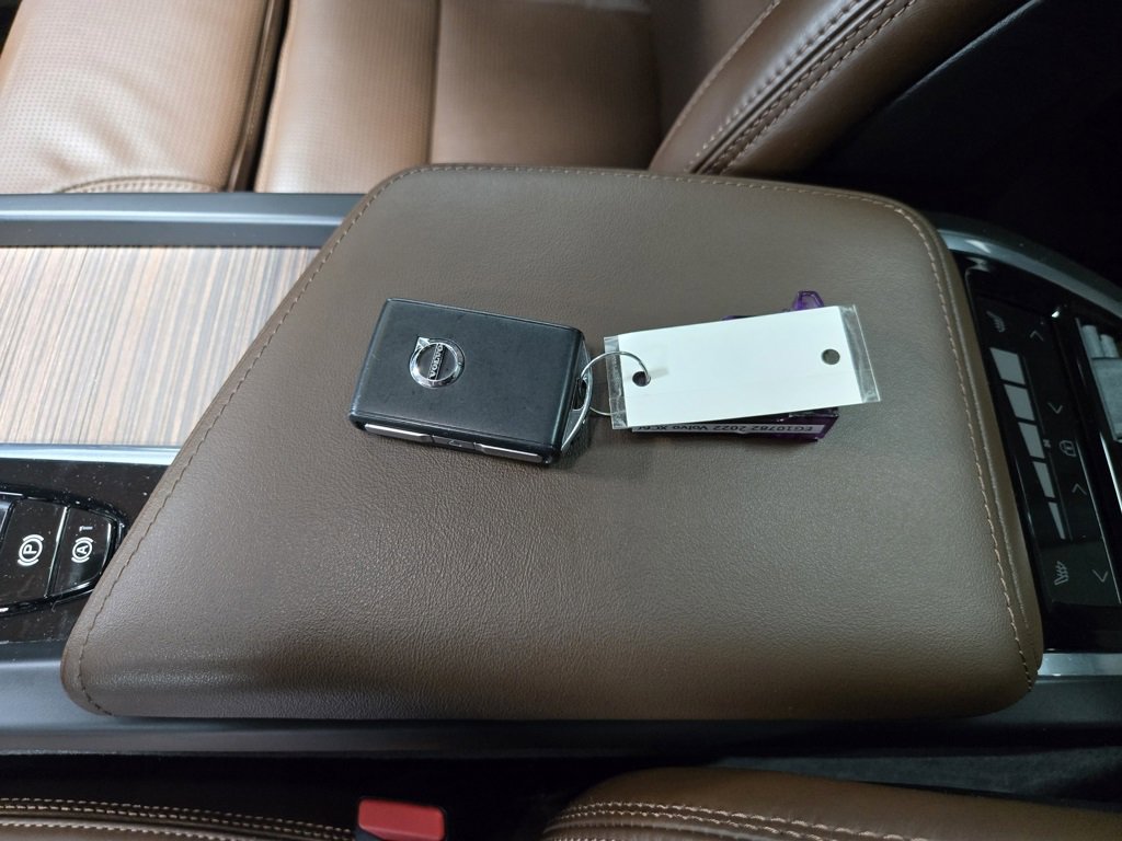 Used 2022 Volvo XC60 B5 Inscription w/ Advanced Package image 30