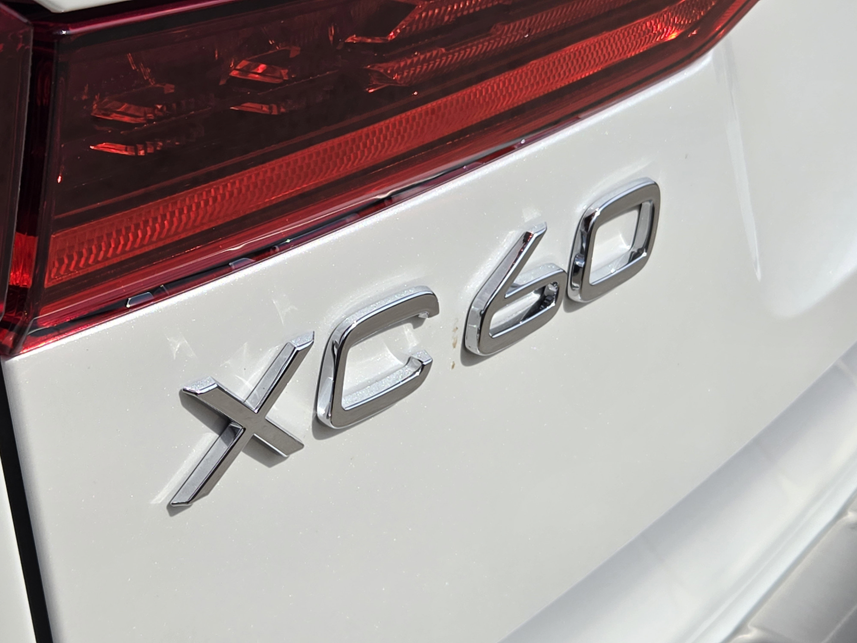 New 2026 Volvo XC60 B5 Plus w/ Protection Package Premier AWD/4WD image 28