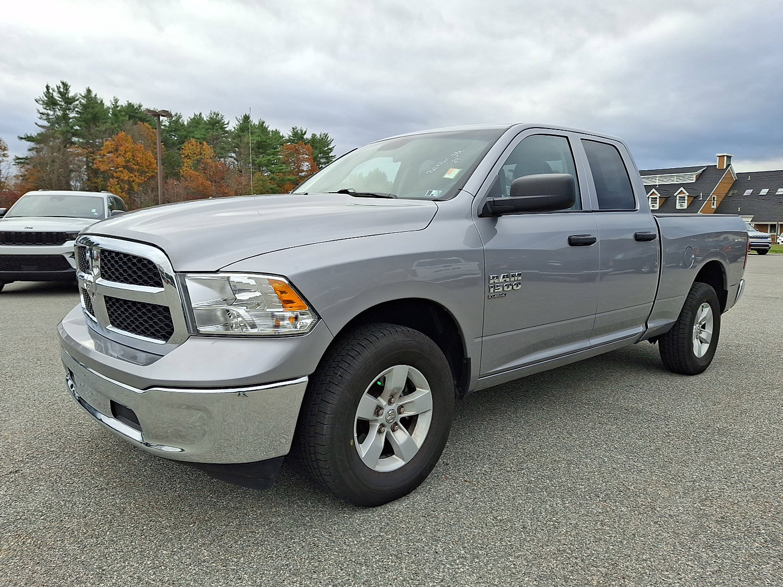 Used 2024 RAM 1500 Classic SLT image 5