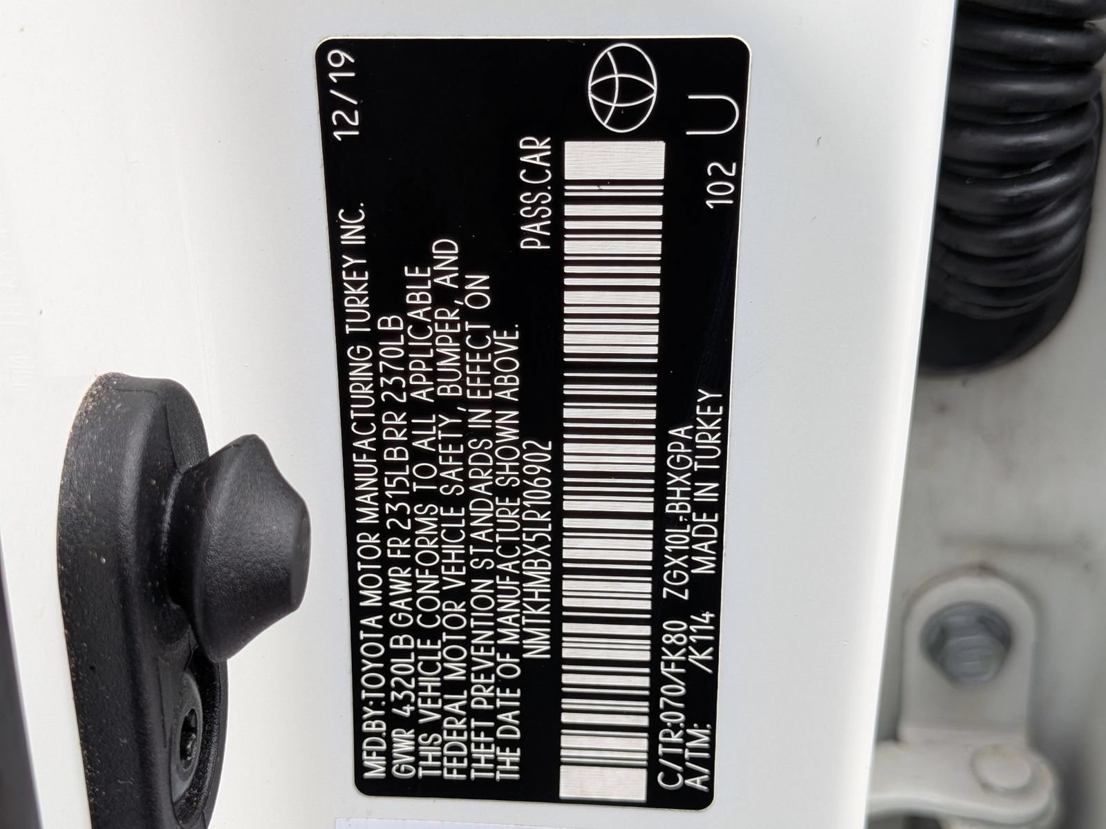 Used 2020 Toyota C-HR XLE FWD image 39