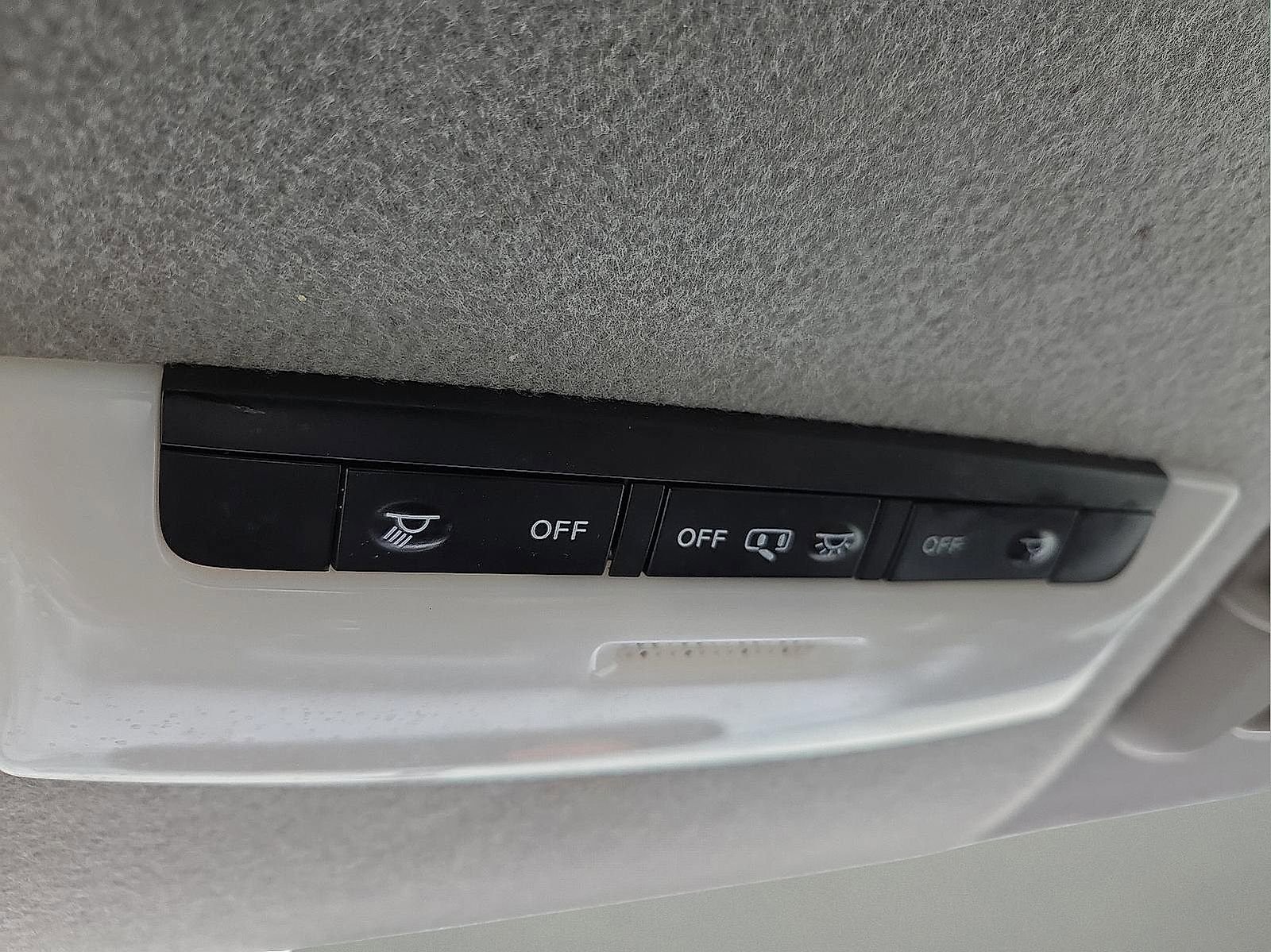 Used 2019 Nissan Kicks SR w/ SR Premium Package image 21