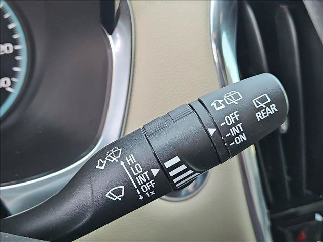 Used 2023 Chevrolet Traverse LS w/ Safety Package FWD image 14