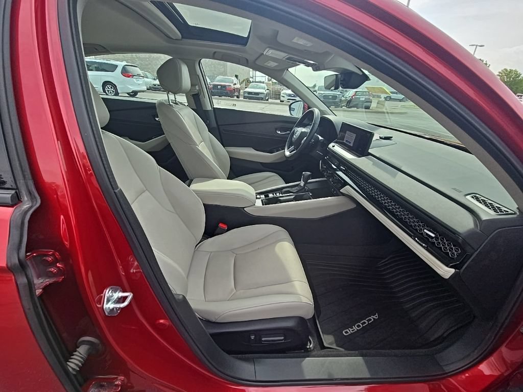 Used 2024 Honda Accord Touring image 33