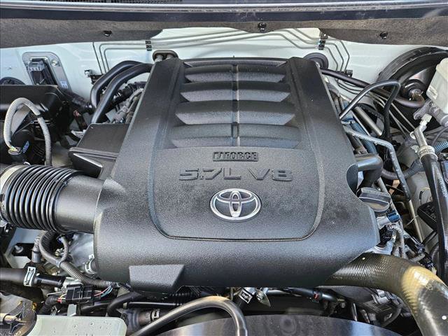 Used 2015 Toyota Tundra SR5 w/ SR5 Upgrade Package AWD/4WD image 27