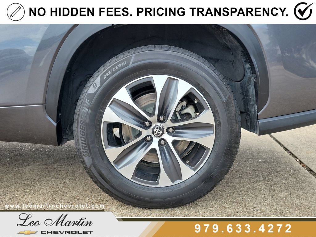 Used 2023 Toyota Highlander XLE FWD image 10