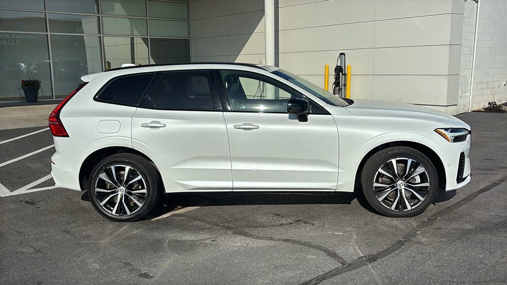 Used 2023 Volvo XC60 T8 Plus w/ Climate Package AWD/4WD image 27