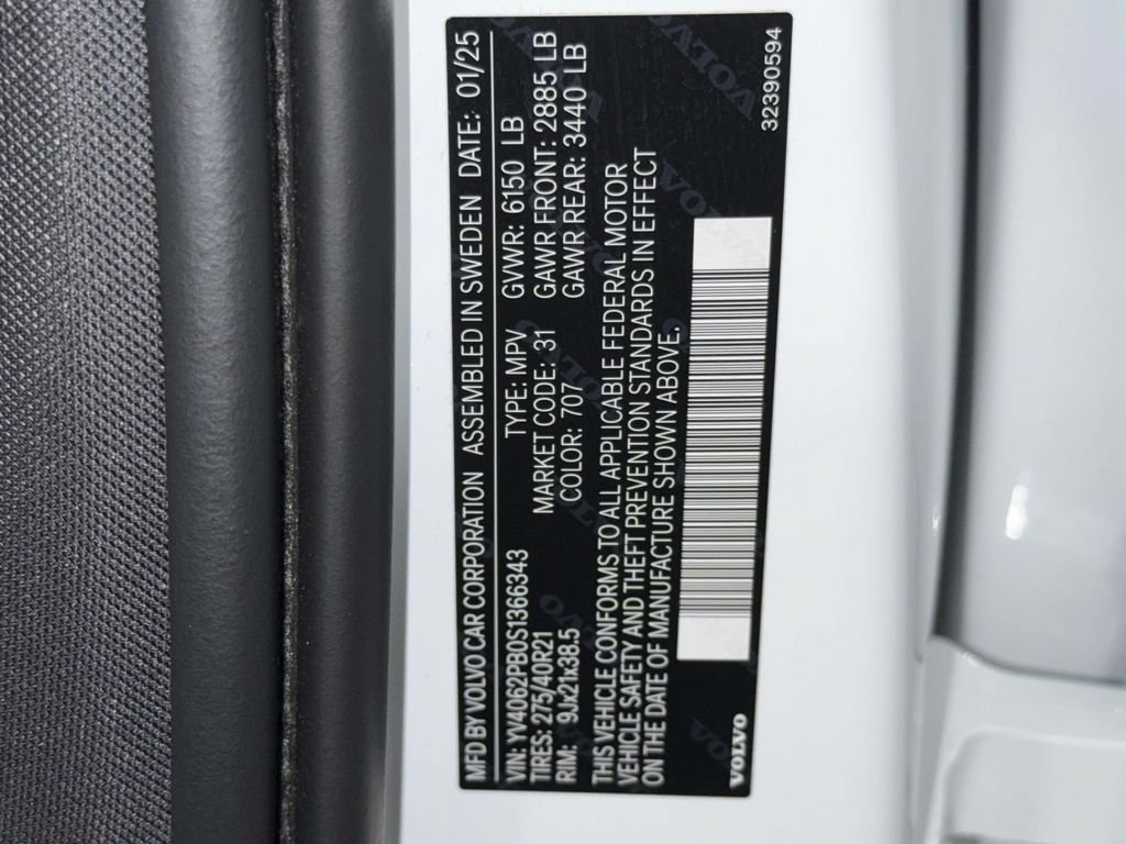 Used 2025 Volvo XC90 B6 Plus AWD/4WD image 32