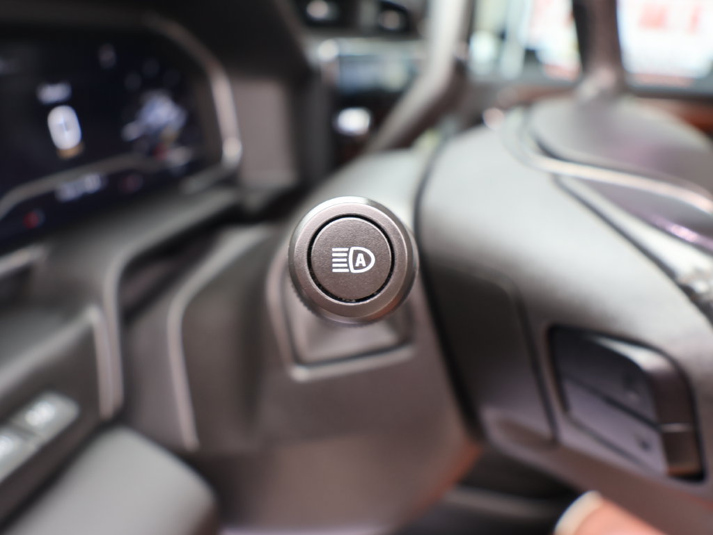 Used 2024 GMC Sierra 3500 Denali Ultimate AWD/4WD image 14