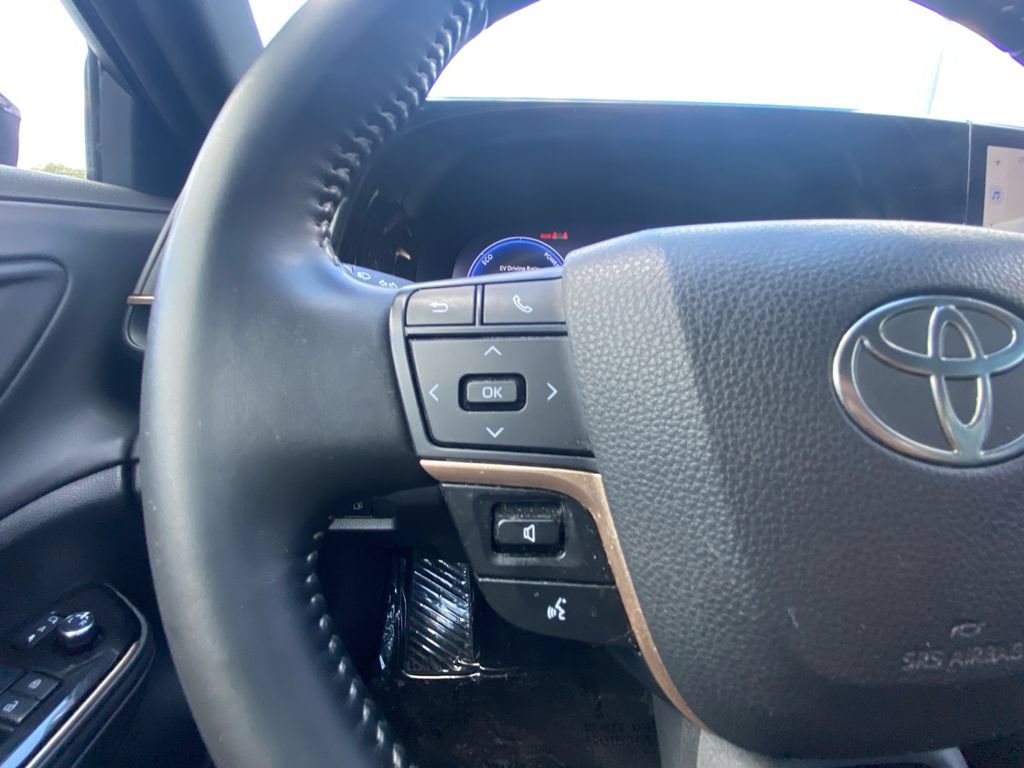 Used 2024 Toyota Crown AWD/4WD image 19