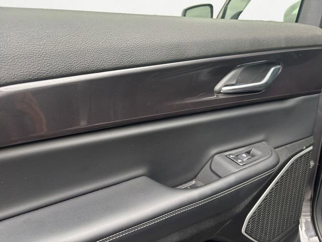 Used 2022 Jeep Grand Cherokee L Laredo image 17