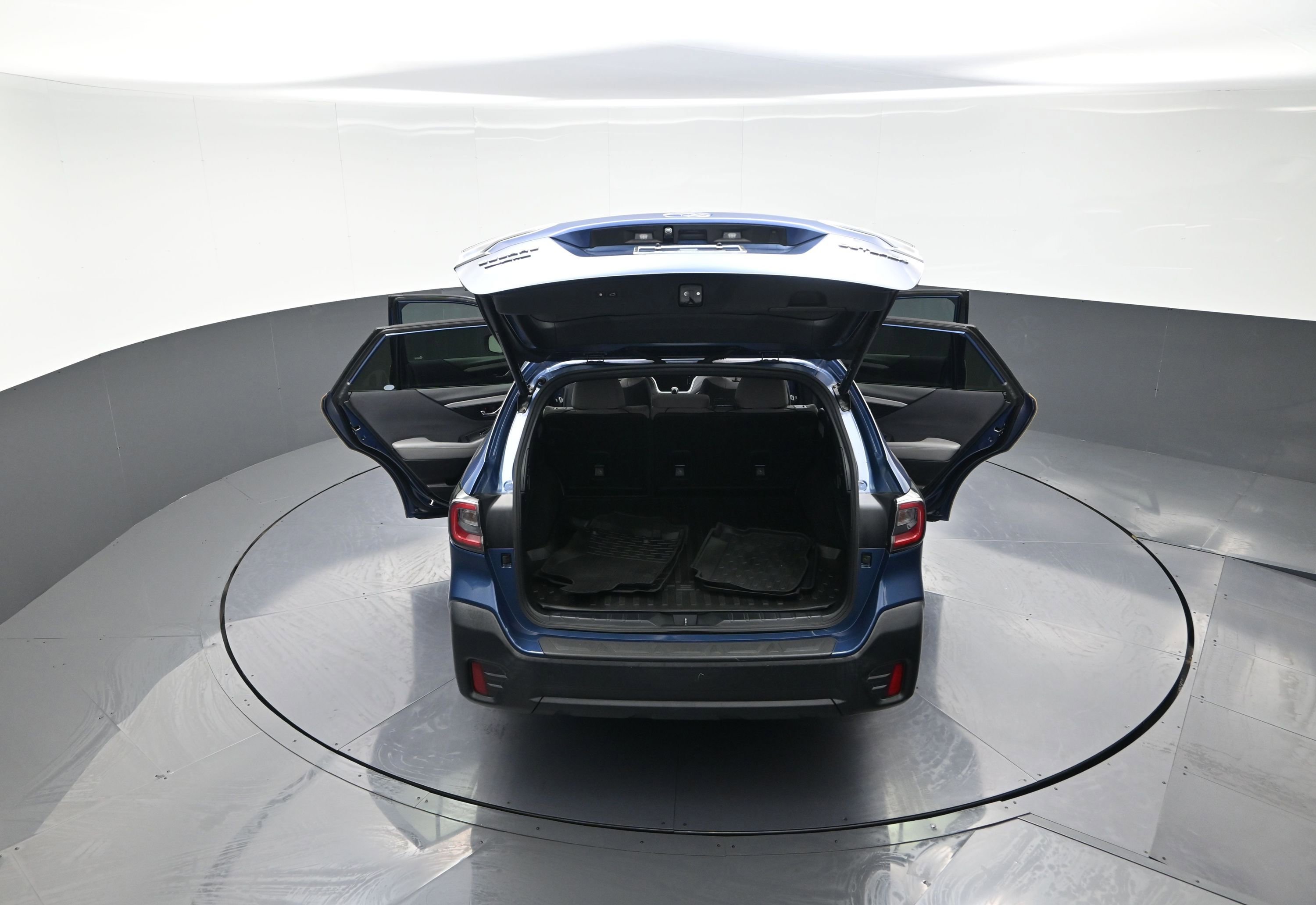 Used 2020 Subaru Outback Premium image 13