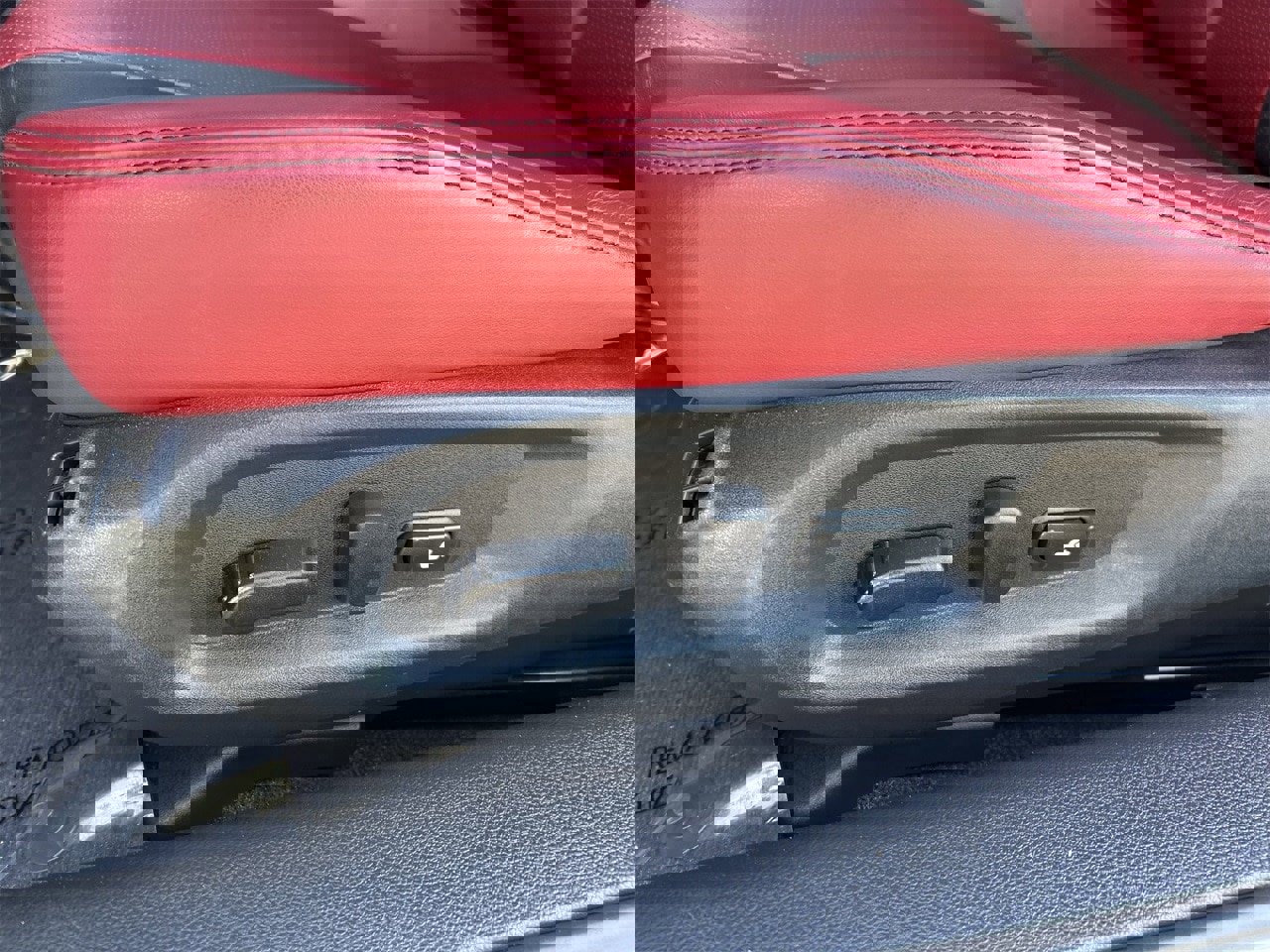 Certified 2022 INFINITI Q60 Red Sport 400 w/ Cargo Package image 28