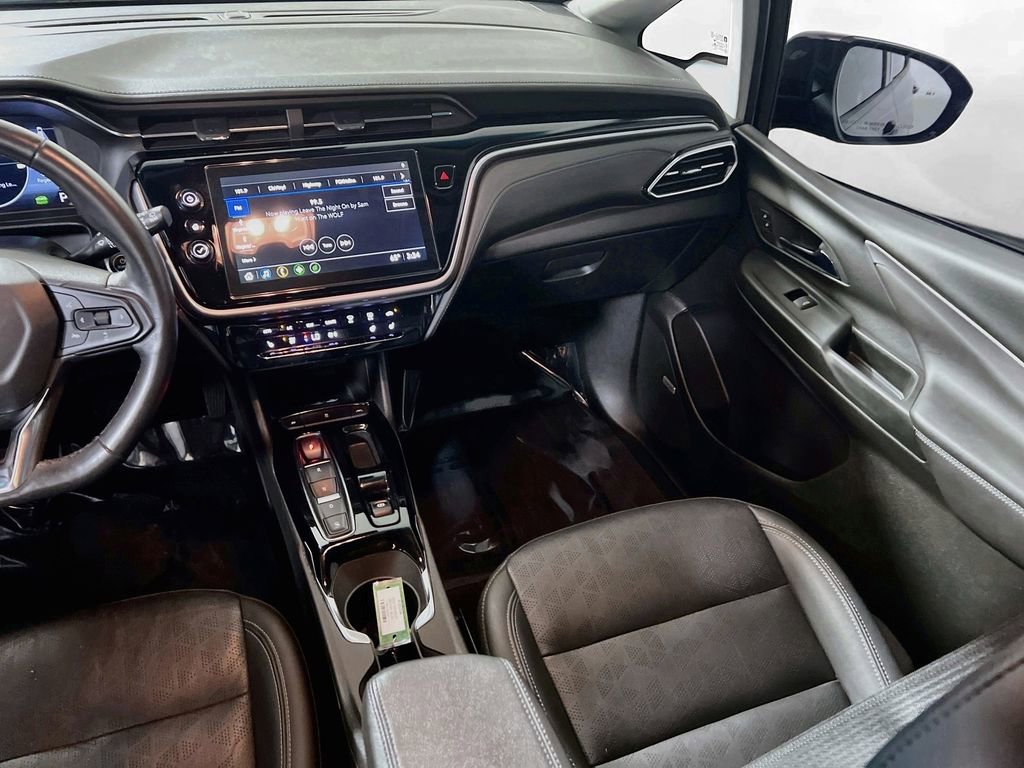 Used 2022 Chevrolet Bolt LT w/ Infotainment Package FWD image 19