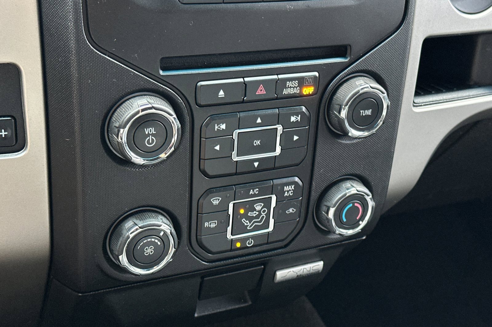 Used 2013 Ford F150 XLT w/ Luxury Equipment Group image 19