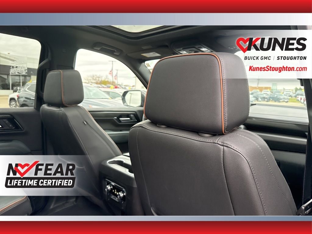 Used 2025 GMC Yukon XL AT4 image 46