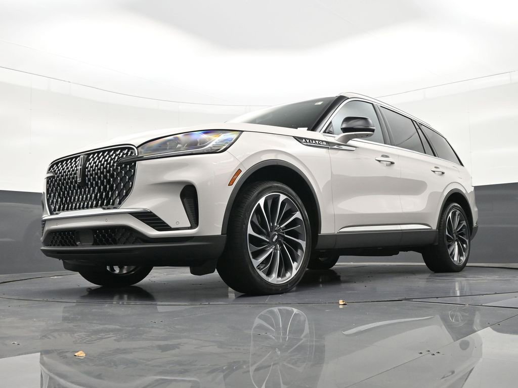 Used 2025 Lincoln Aviator Reserve w/ Illumination Package image 24