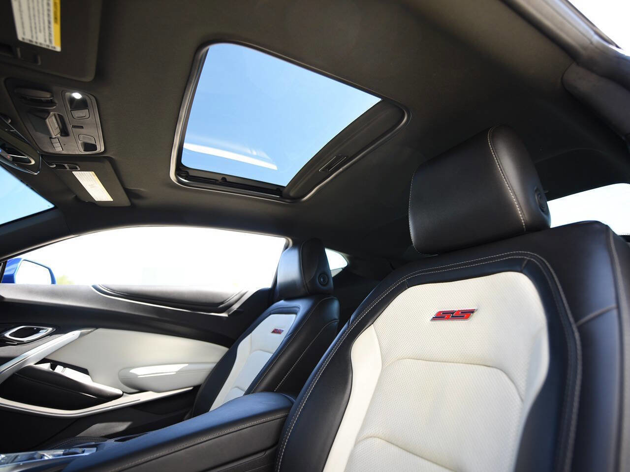 Used 2017 Chevrolet Camaro SS RWD image 19