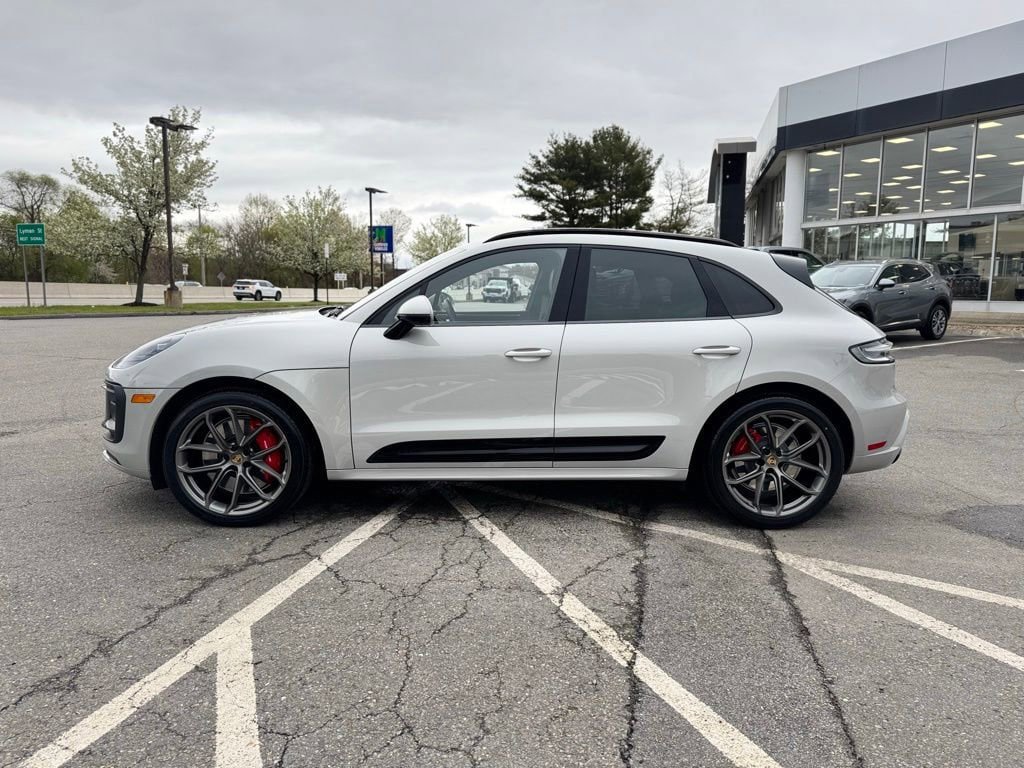 Used 2024 Porsche Macan GTS AWD/4WD image 2