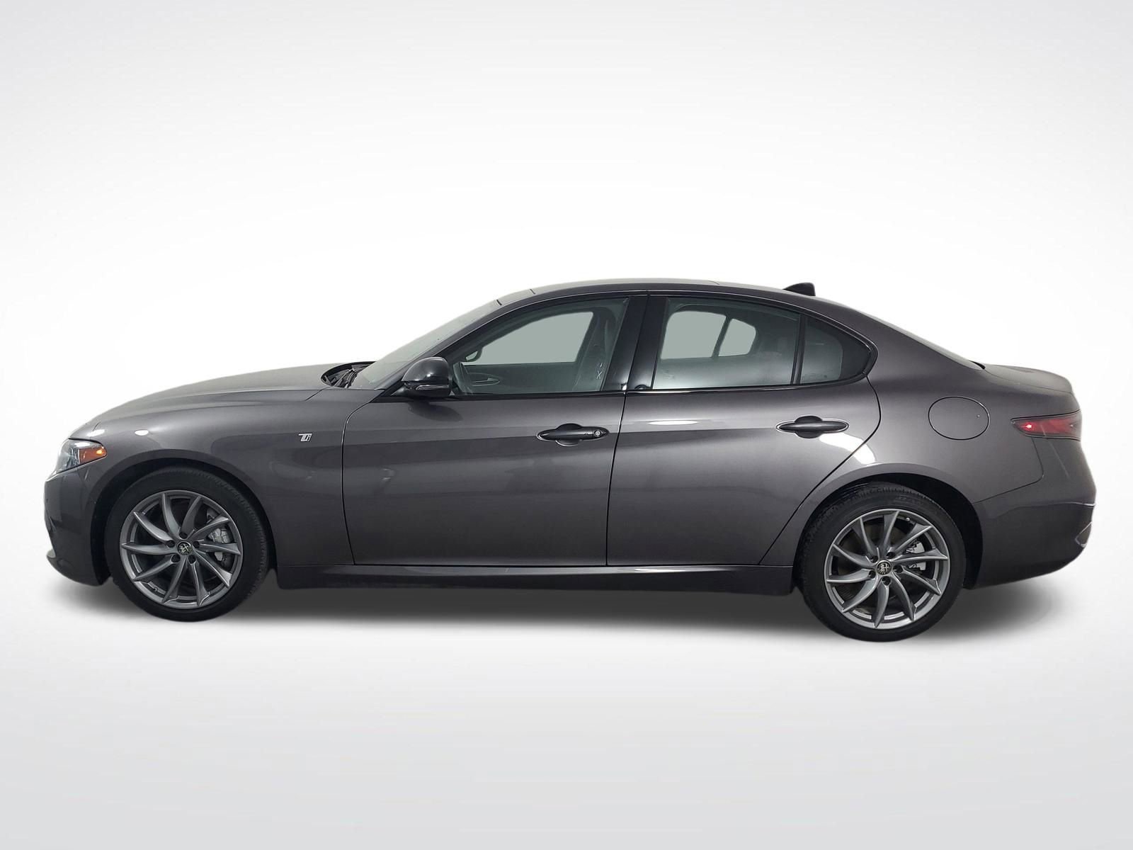 Used 2024 Alfa Romeo Giulia Ti w/ Active Assist Plus Package AWD/4WD image 7