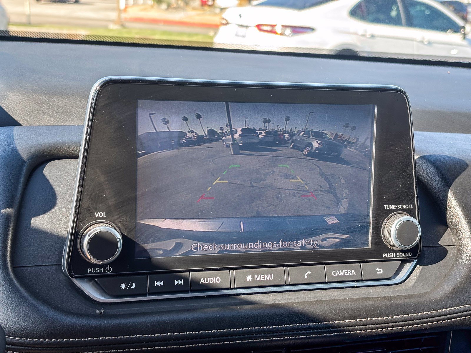 Used 2025 Nissan Rogue SV FWD image 27