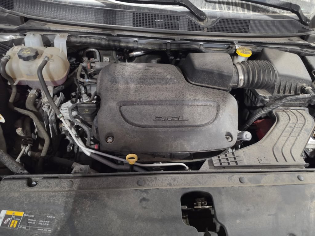 Used 2023 Chrysler Pacifica Touring-L FWD image 9