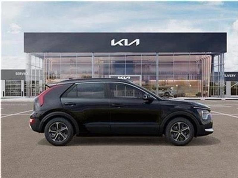 New 2025 Kia Niro EX image 88