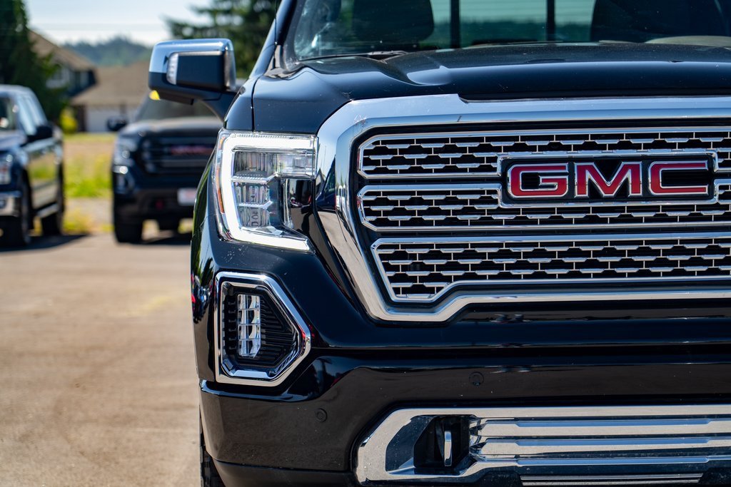 Used 2022 GMC Sierra 1500 Denali w/ Driver Alert Package II AWD/4WD image 5