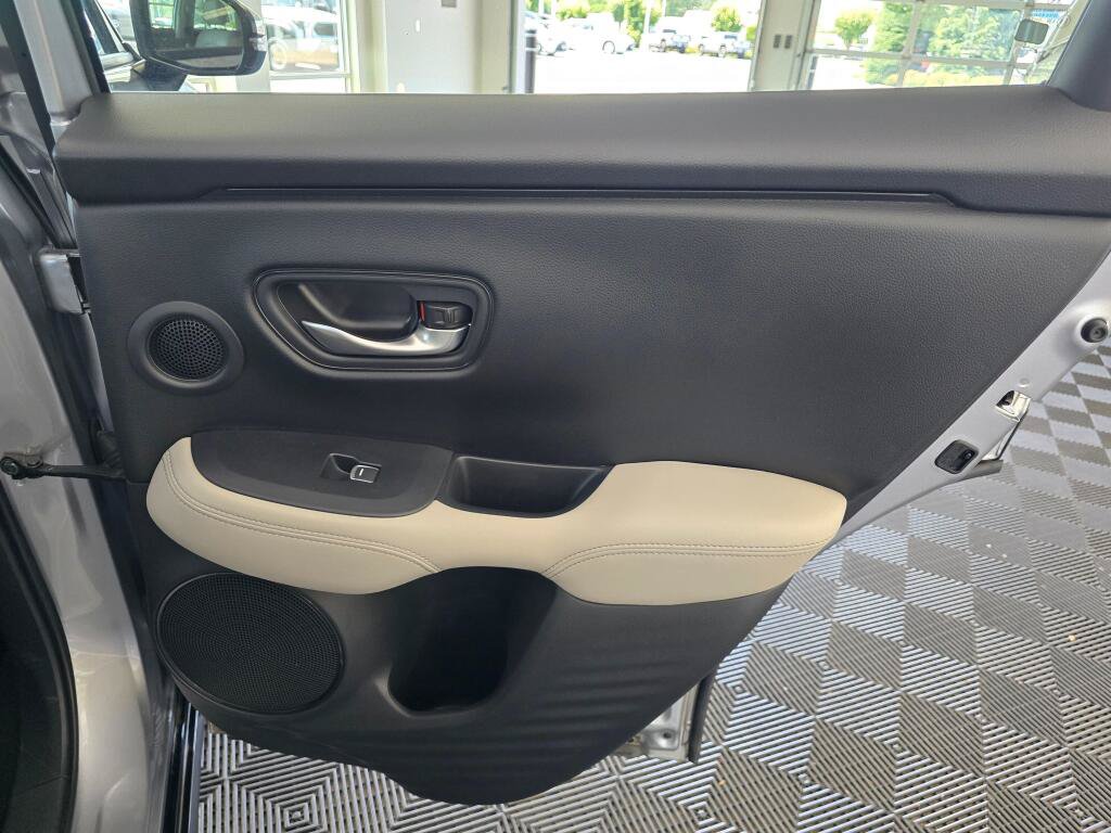 Used 2024 Honda HR-V EX-L image 37