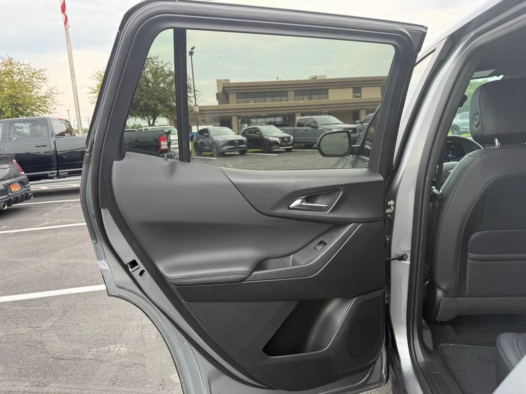 Used 2026 Chevrolet Equinox LT w/ Convenience Package II AWD/4WD image 16
