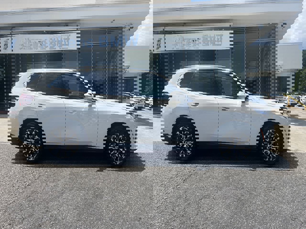 Used 2025 BMW X3 xDrive30i w/ Convenience Package image 9