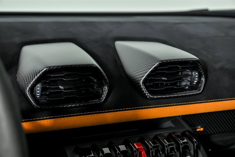 Used 2022 Lamborghini Huracan STO RWD image 28