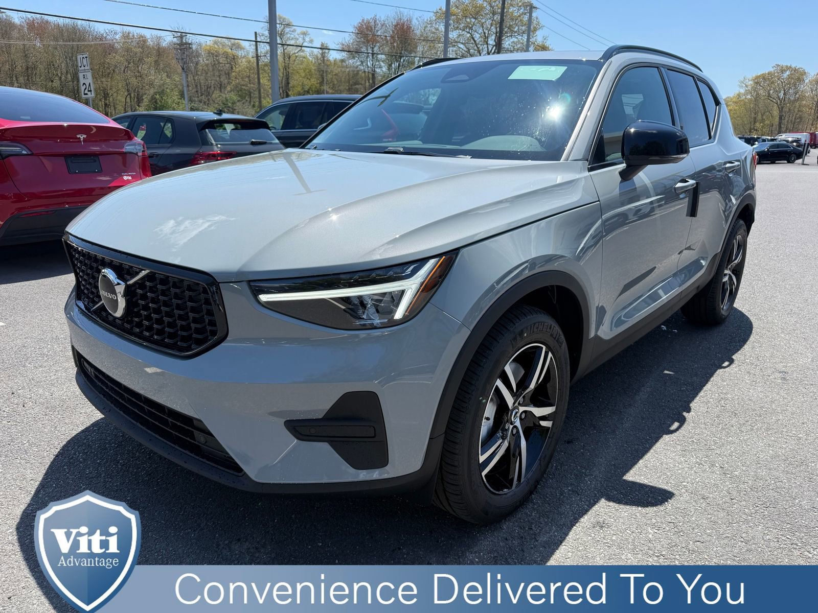 New 2026 Volvo XC40 B5 Core w/ Climate Package AWD/4WD image 4