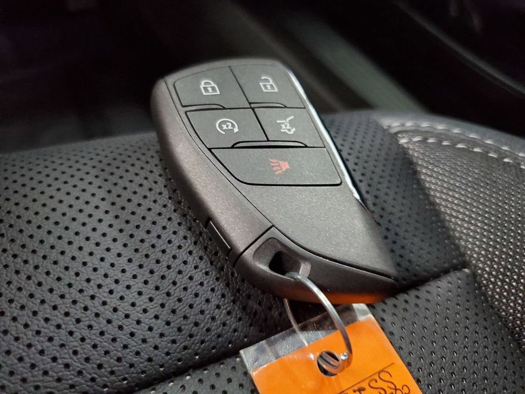 Used 2025 Chevrolet Equinox EV LT image 32