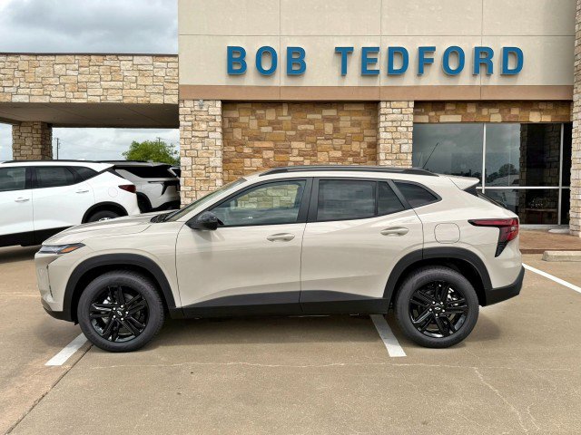 New 2026 Chevrolet Trax ACTIV w/ Driver Confidence Package FWD image 2