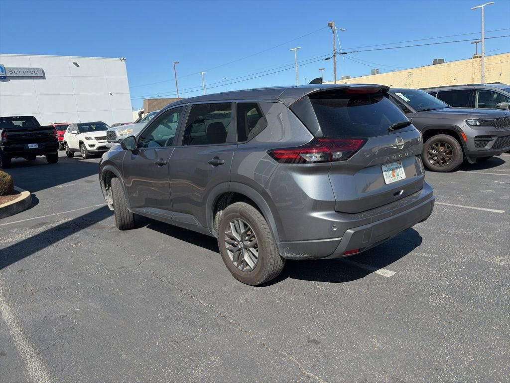 Used 2024 Nissan Rogue S image 5