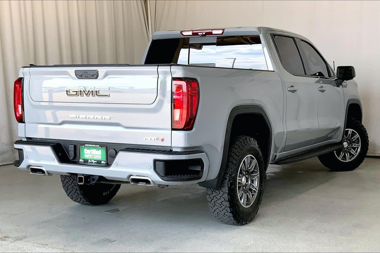 Used 2024 GMC Sierra 1500 AT4 w/ Technology Package AWD/4WD image 13