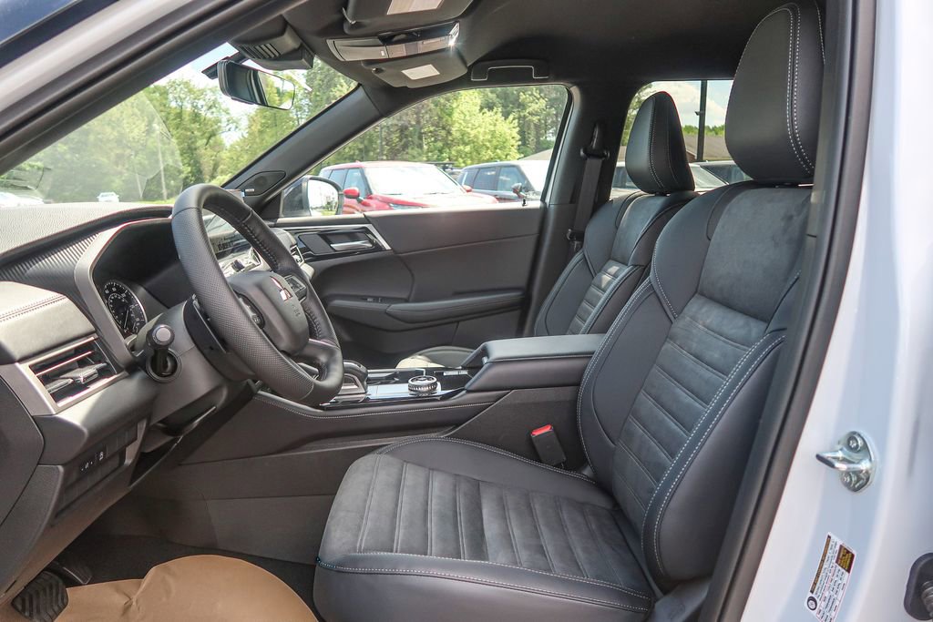 New 2026 Mitsubishi Outlander LE AWD/4WD image 27