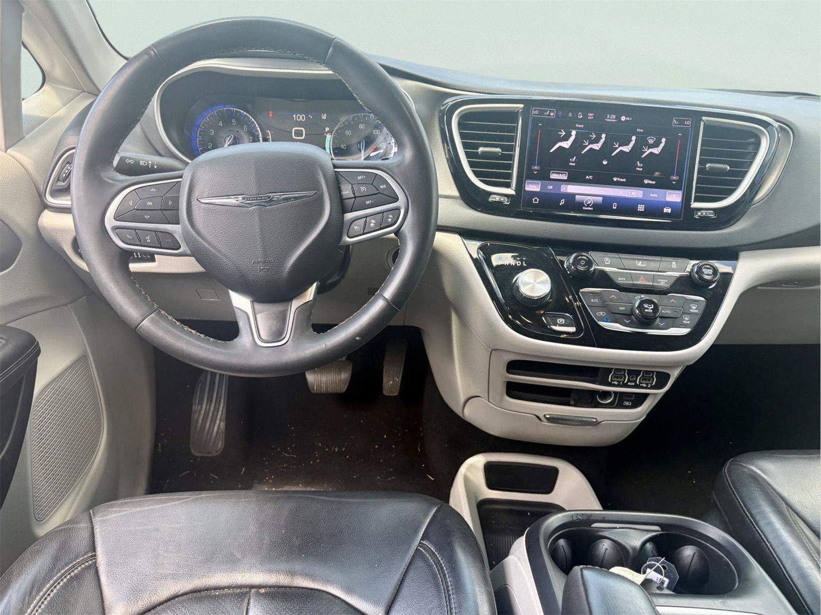 Used 2022 Chrysler Pacifica Touring-L FWD image 9
