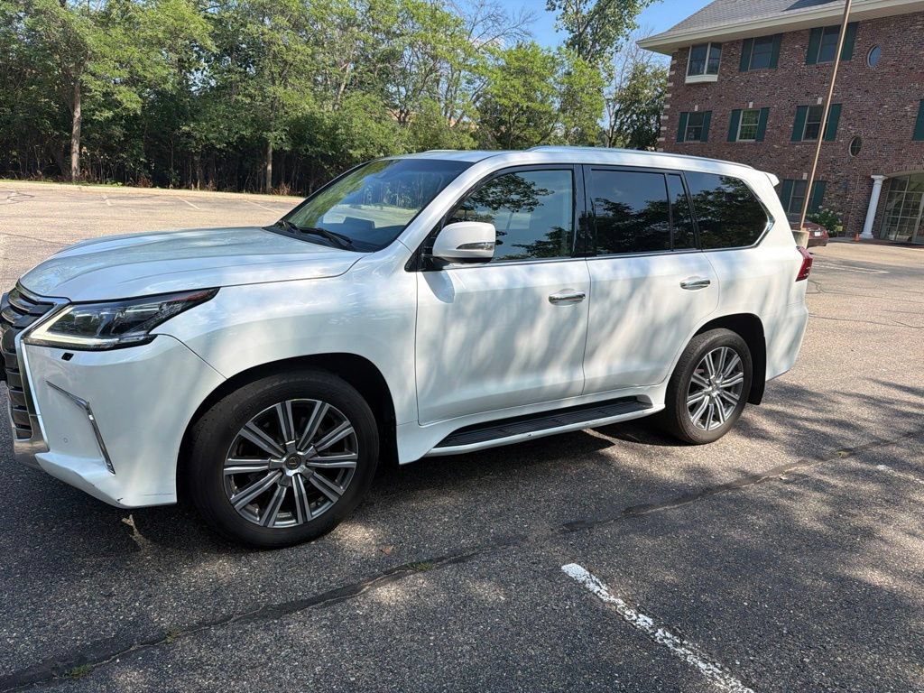Used 2016 Lexus LX 570 4WD w/ Luxury Package