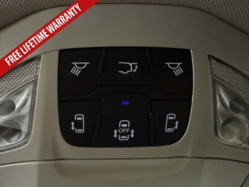 Used 2023 Chrysler Pacifica Limited FWD image 44