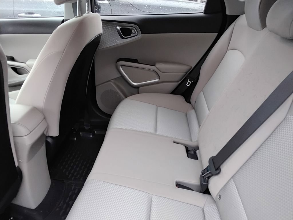 Used 2024 Kia Soul LX image 10