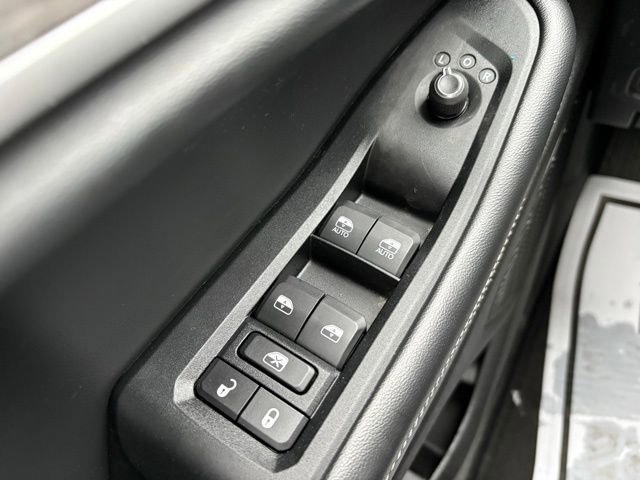 Used 2023 Jeep Grand Cherokee Limited w/ Luxury Tech Group II image 17